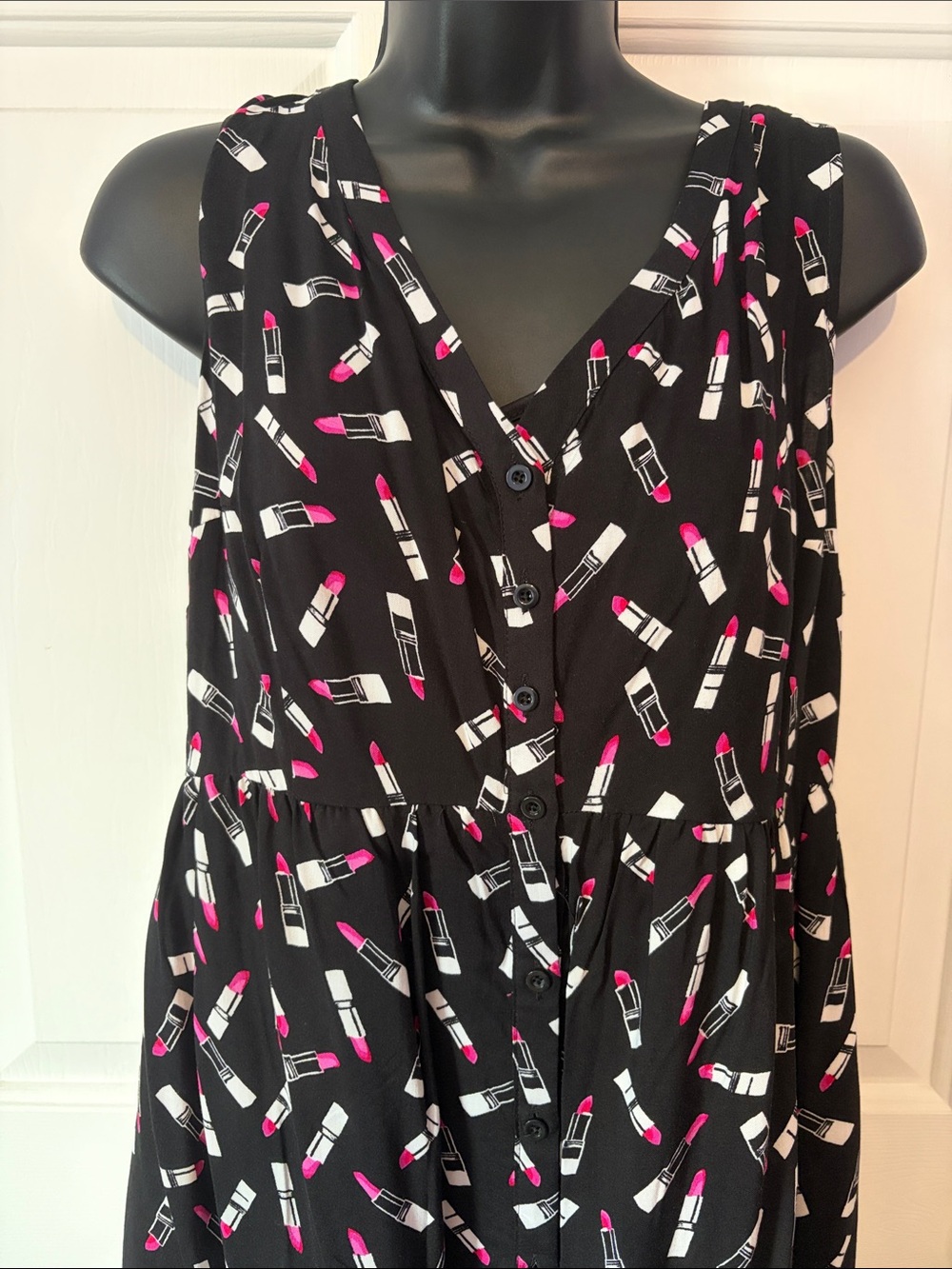 Torrid NWT Sleeveless Black Lipstick Print Button-Front Women's Dress size 0